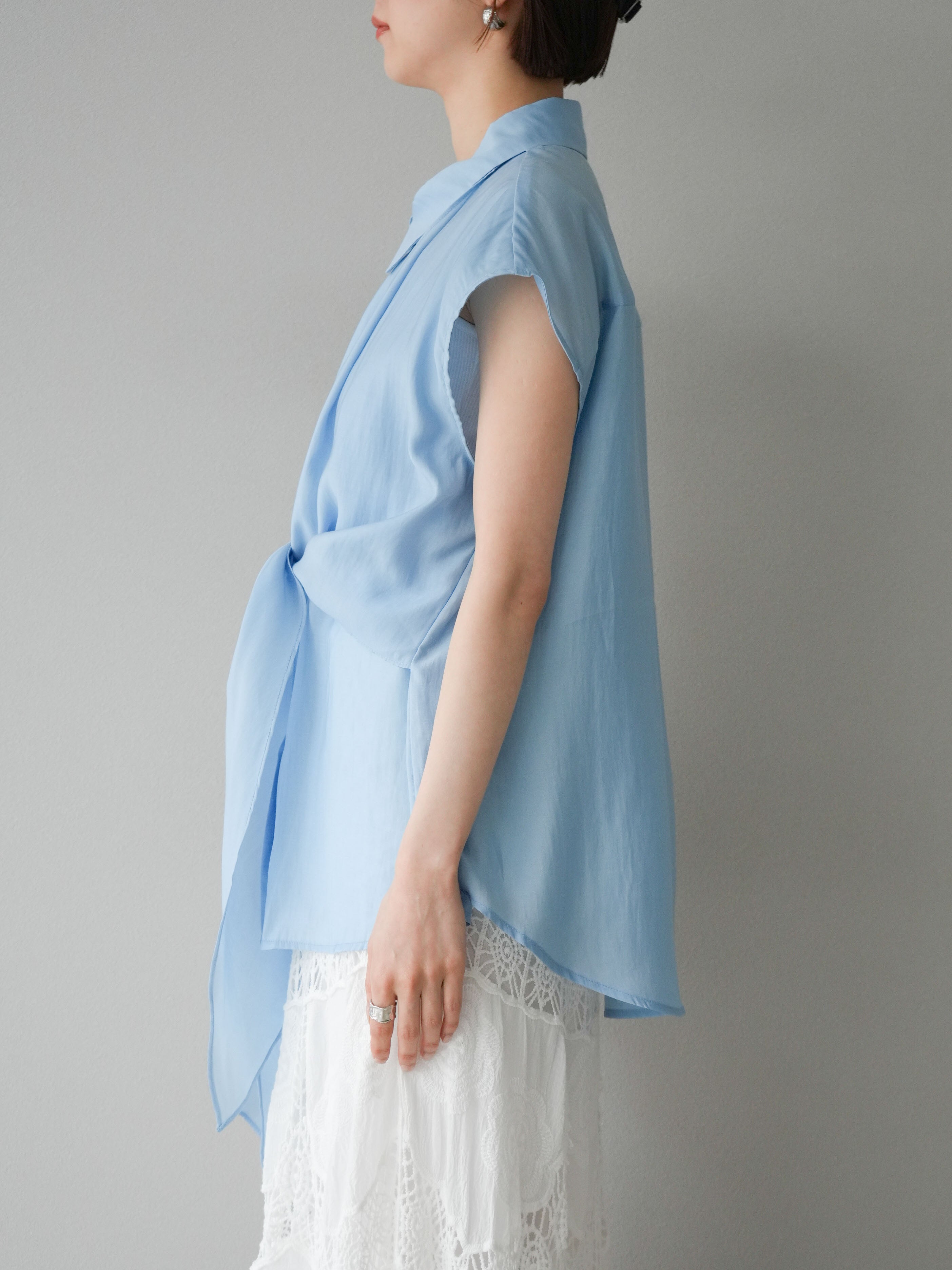 予約]フロントタイシアーブラウス/ブルー – Lumier