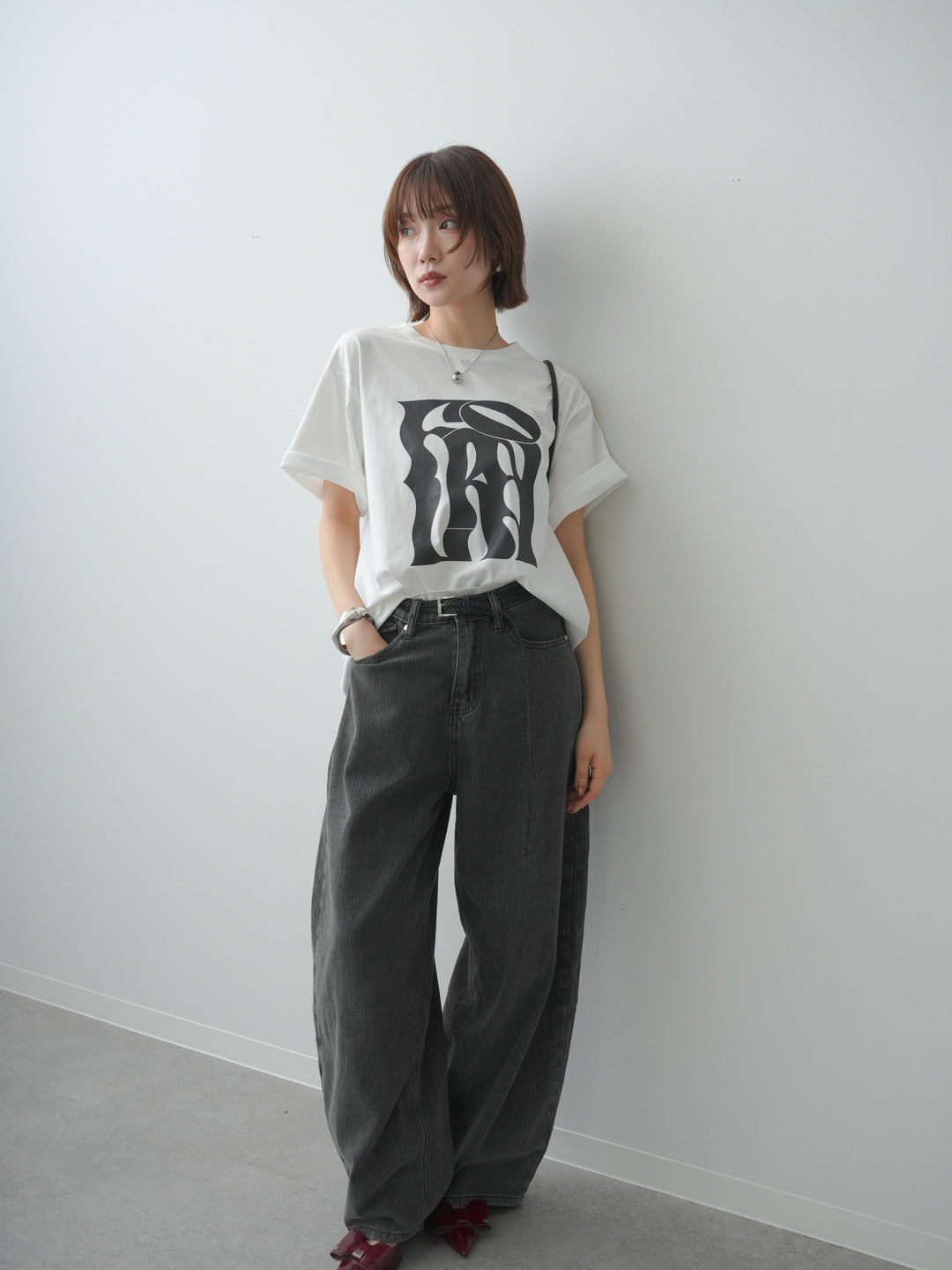 [SET]クールタッチアートロゴオーバーTEE+ニュアンスウォッシュカーブデニム(2set)