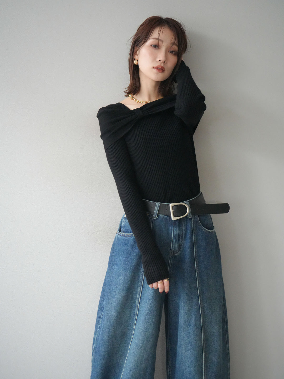 [予約]リボンモチーフオフショルリブニットトップス/black