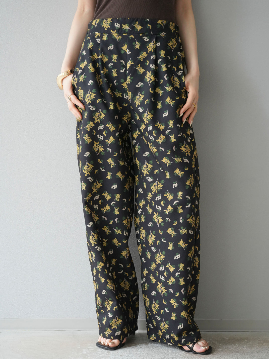 [予約]ブーケプリントタックパンツ/ブラック