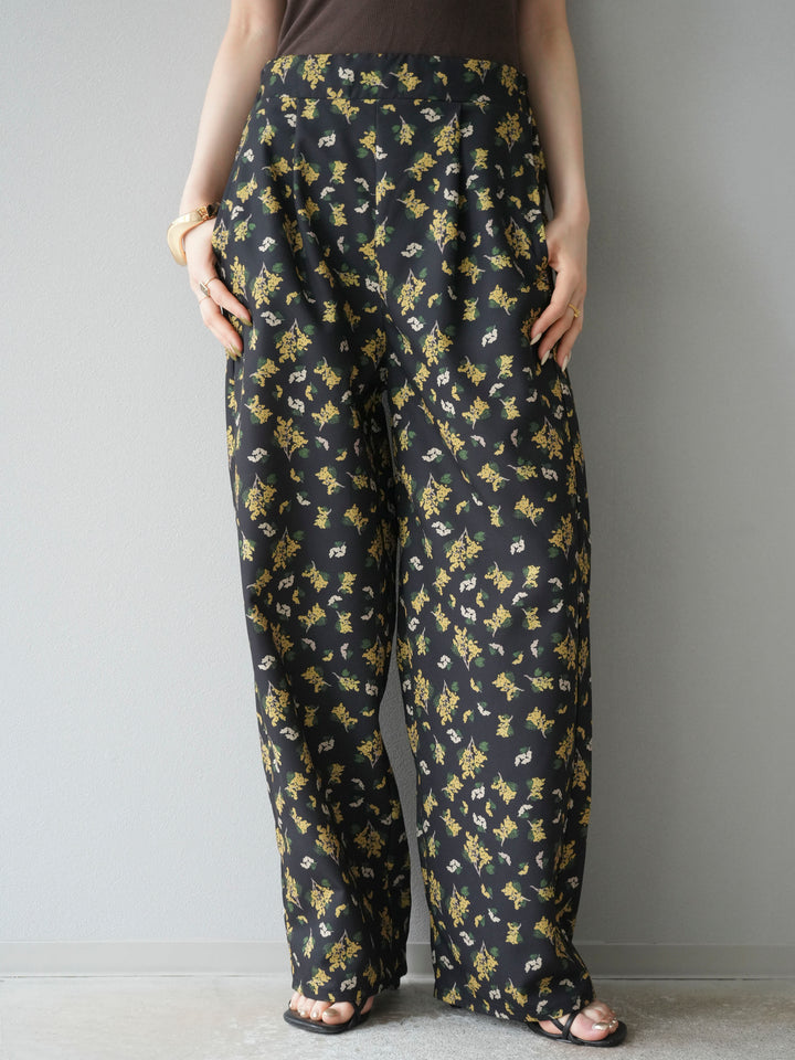 [予約]ブーケプリントタックパンツ/ブラック