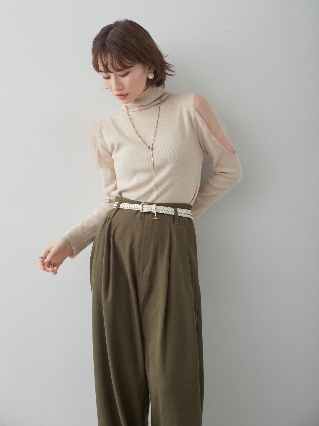 [予約]ショルダーチュールハイネックニットトップス/beige