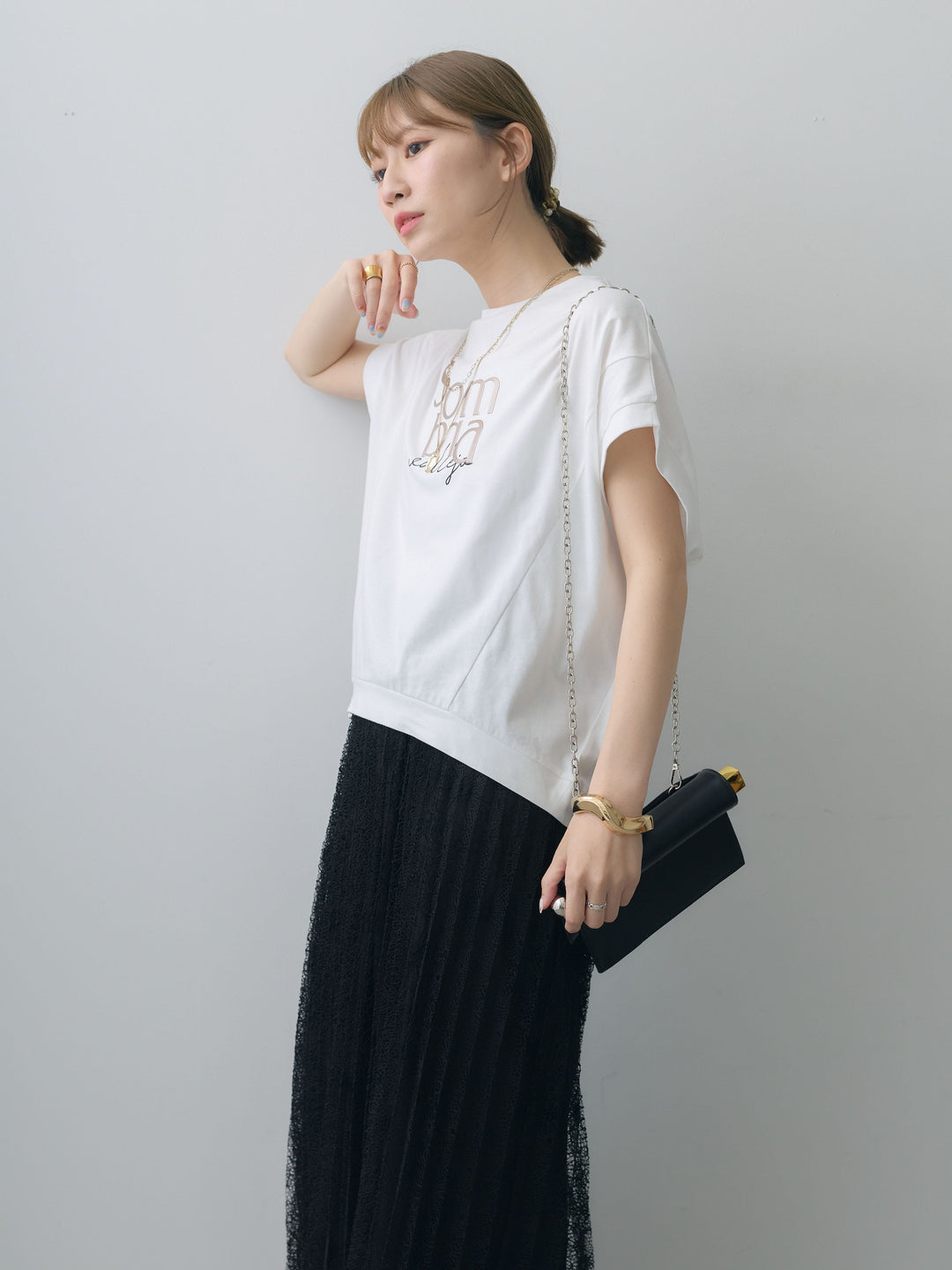 [SET]立体ロゴエンボスTEE +フローラルレースプリーツスカート(2set)