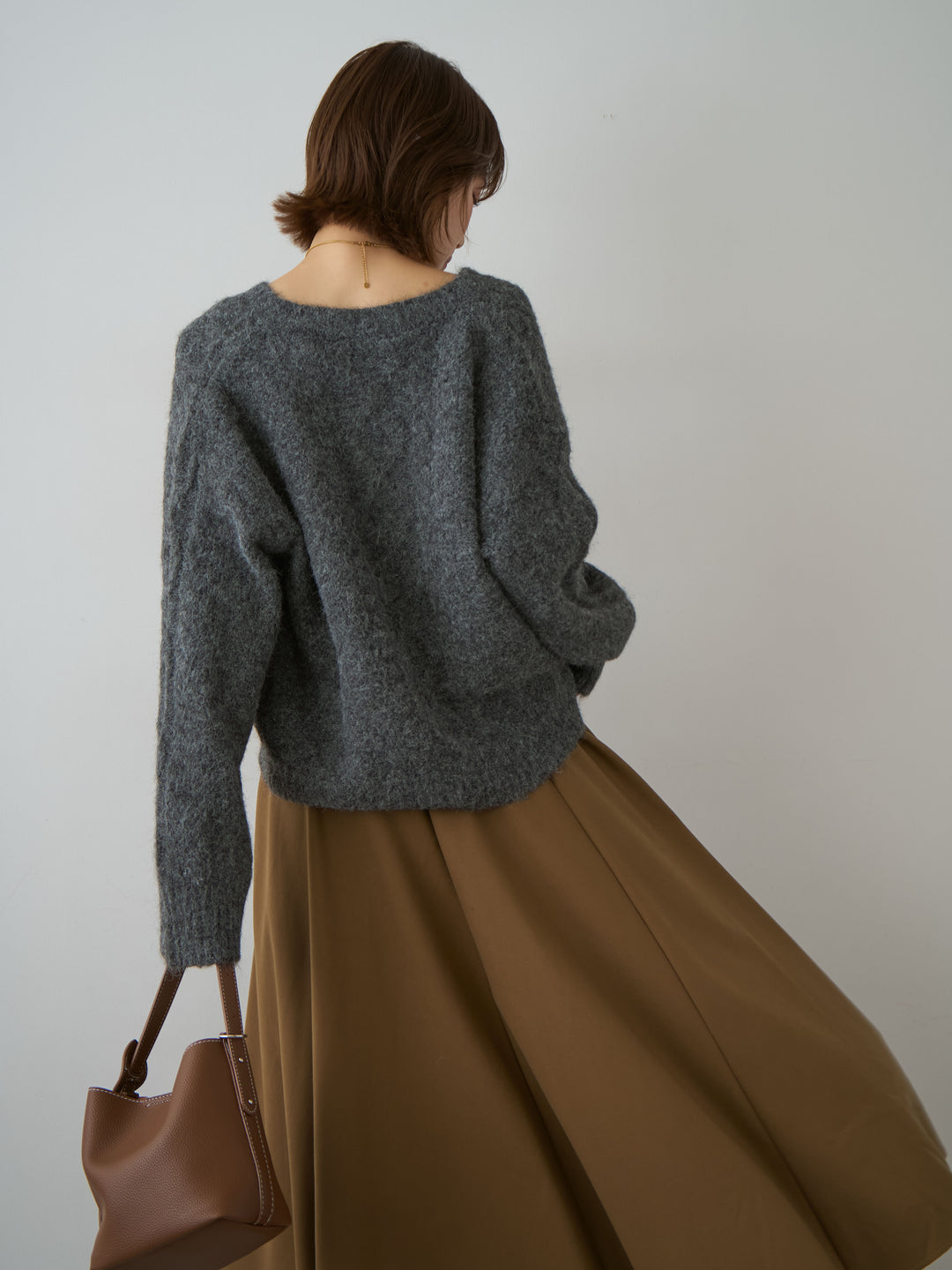 【預購】金色紐帶麻花毛絨開襟衫 / 深灰色