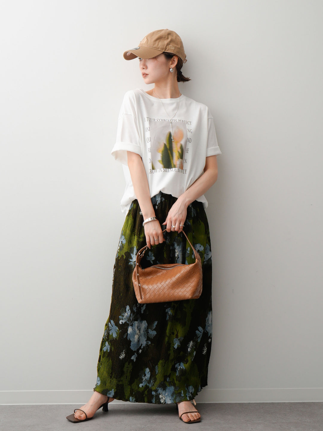 【套裝】花朵照片T卹+花朵印花I字褶皺半身裙（兩件套）