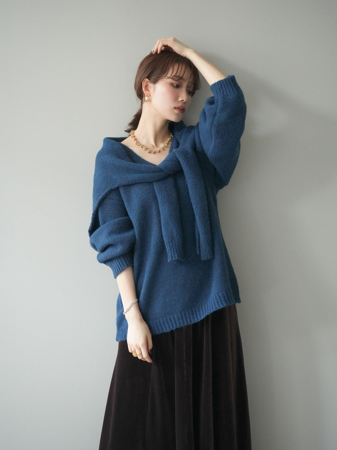 [予約]ストール付きVネックニットプルオーバー/blue