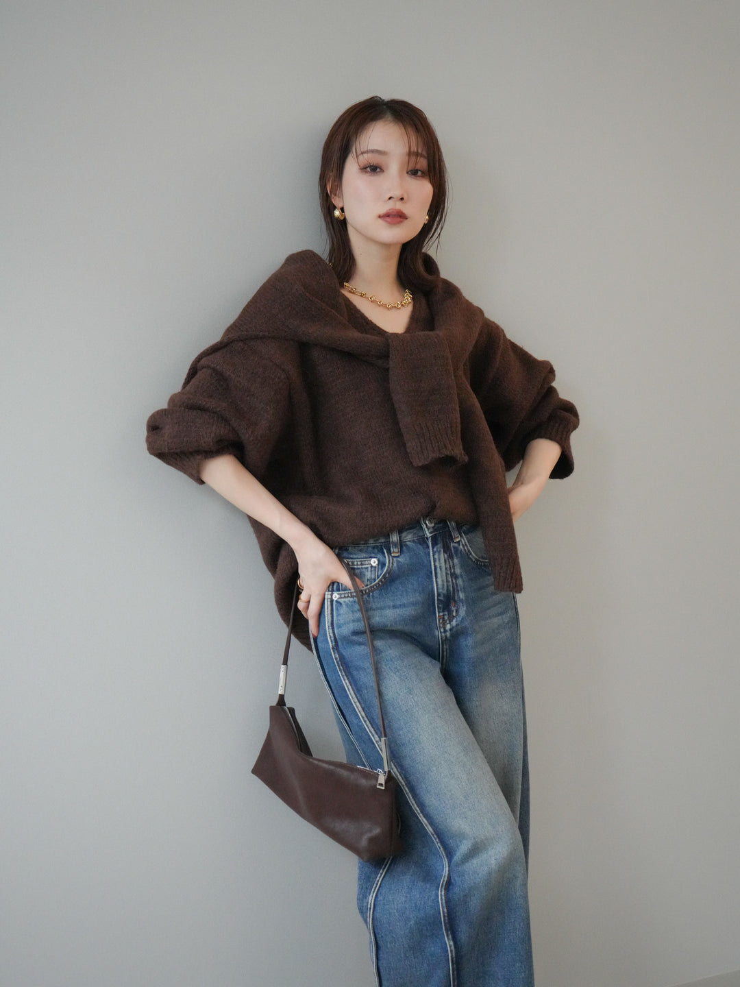 [予約]ストール付きVネックニットプルオーバー/brown