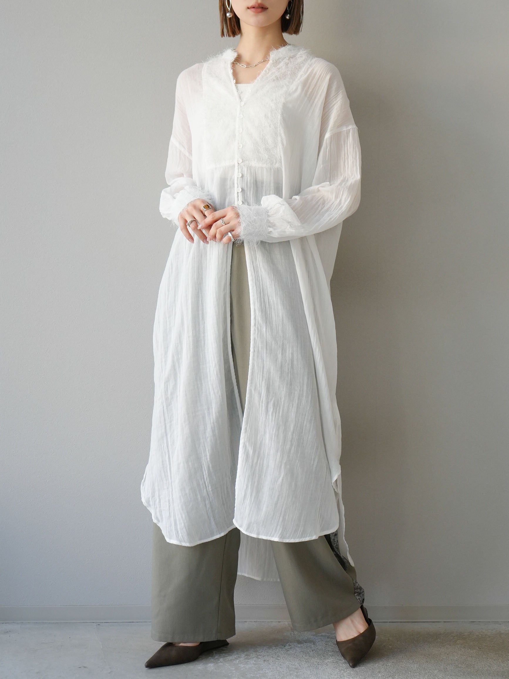 予約]フラッフィーフリンジガーゼロングシャツ/オフ – Lumier