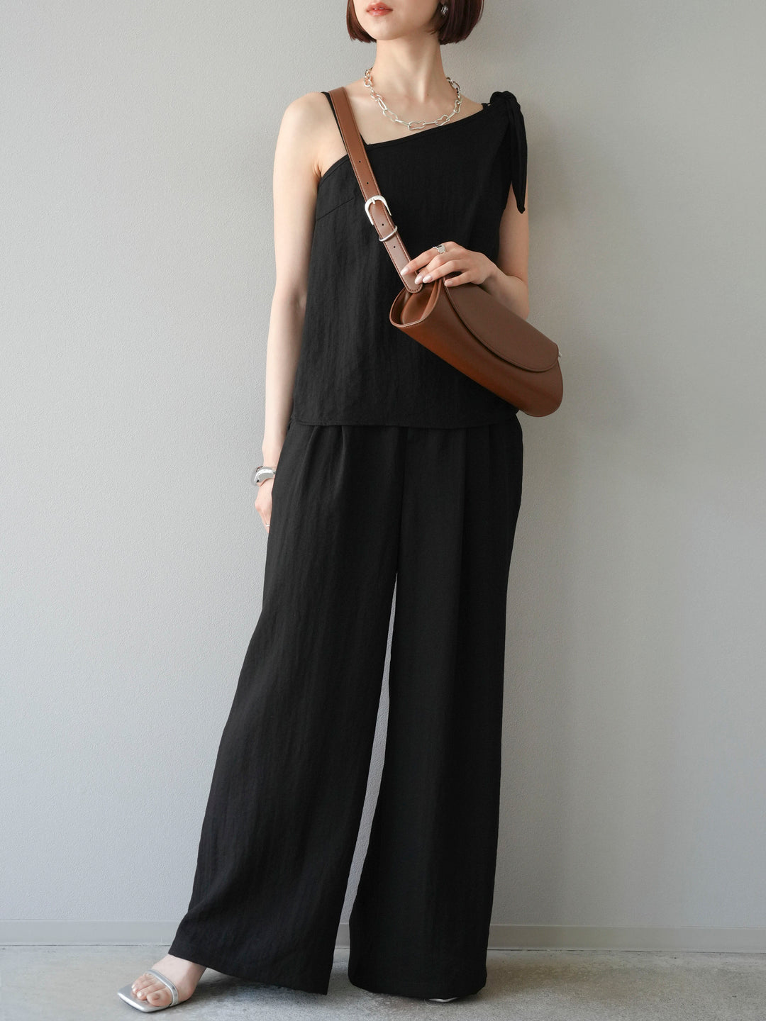 [SET]アシンメトリーショルダーデザイントップス＆ワイドパンツSET UP(2set)