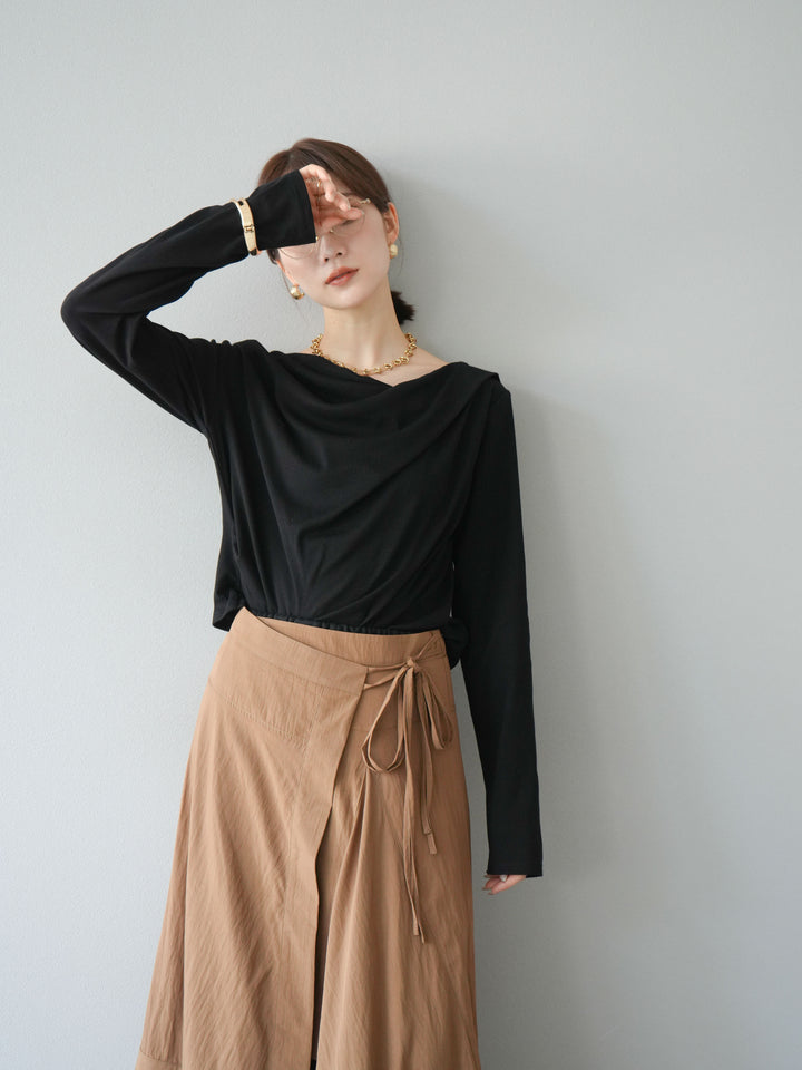 [予約]ドレープデザインカットソー/ブラック