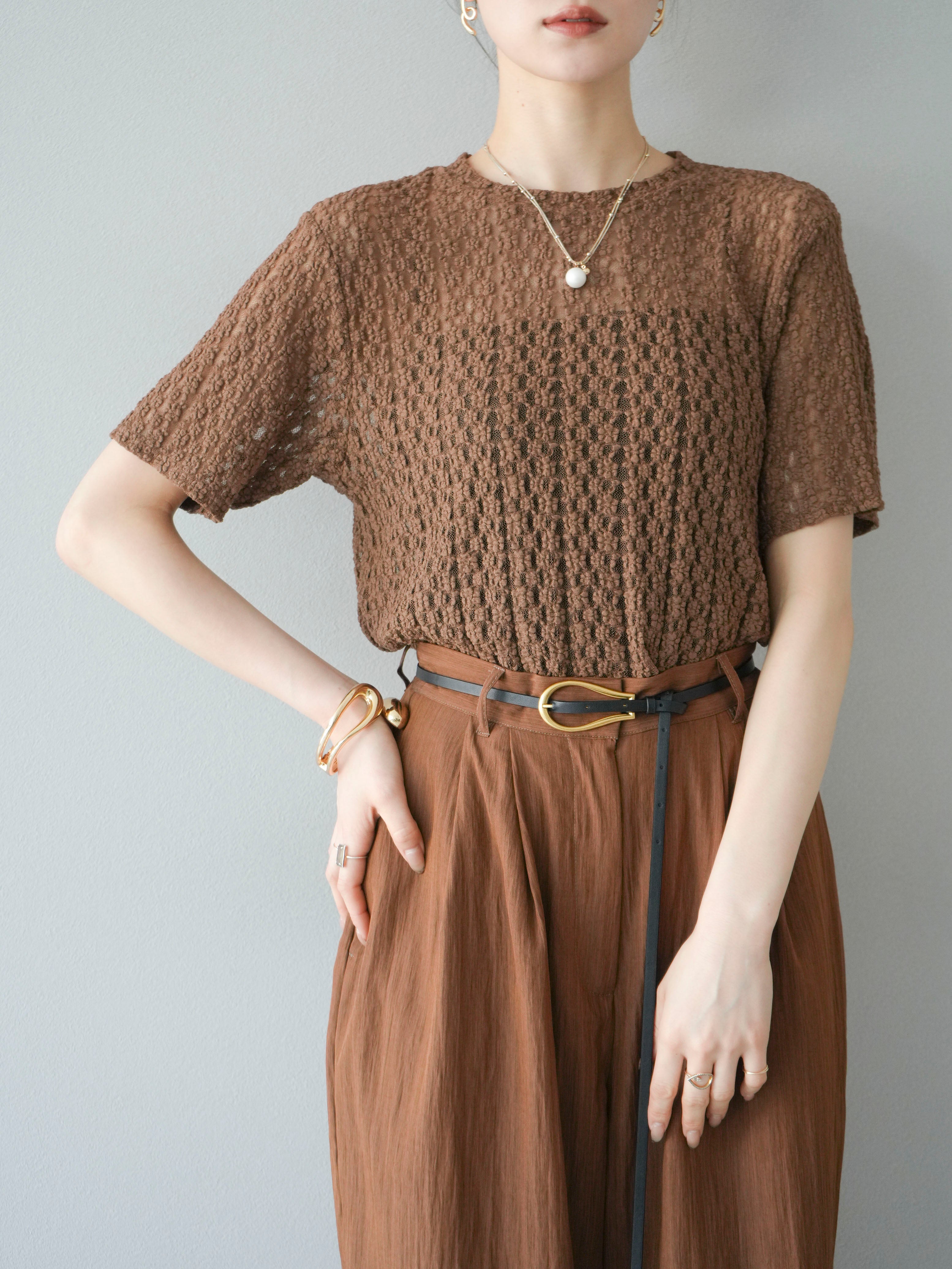 予約]カットレースTシャツ/ブラウン – Lumier