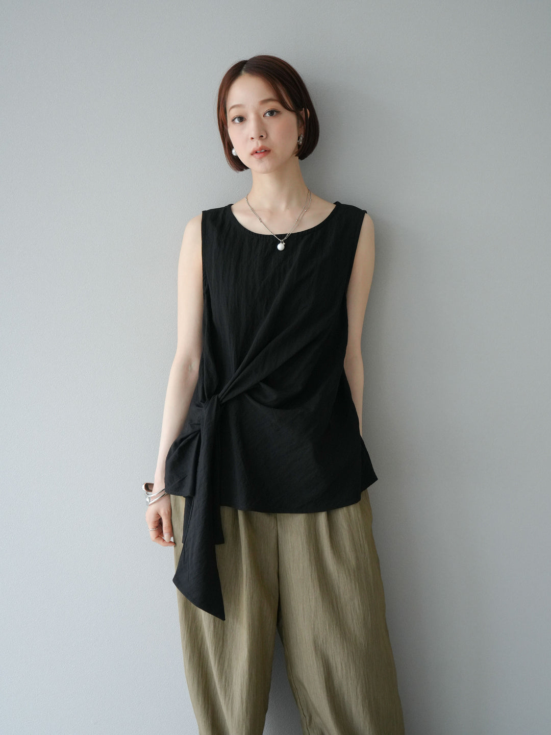 [予約]フロント巻きノースリーブブラウス/ブラック