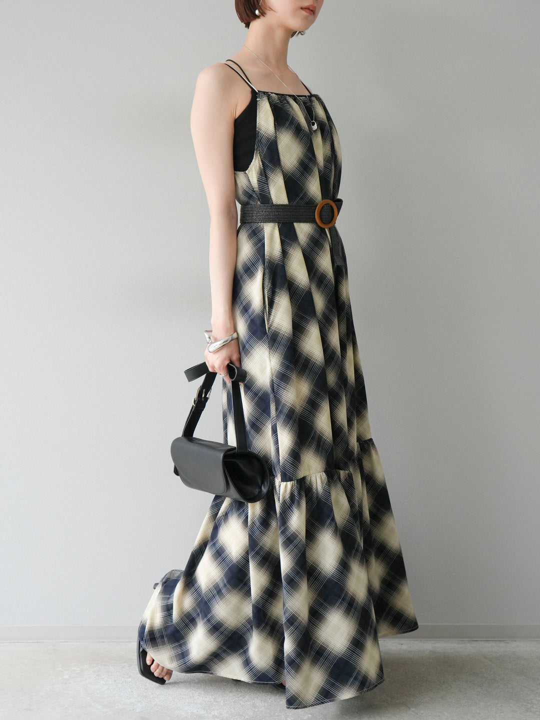 [SET] 繫腰帶格紋無袖洋裝 + 繫腰帶格紋無袖洋裝 (2 套)