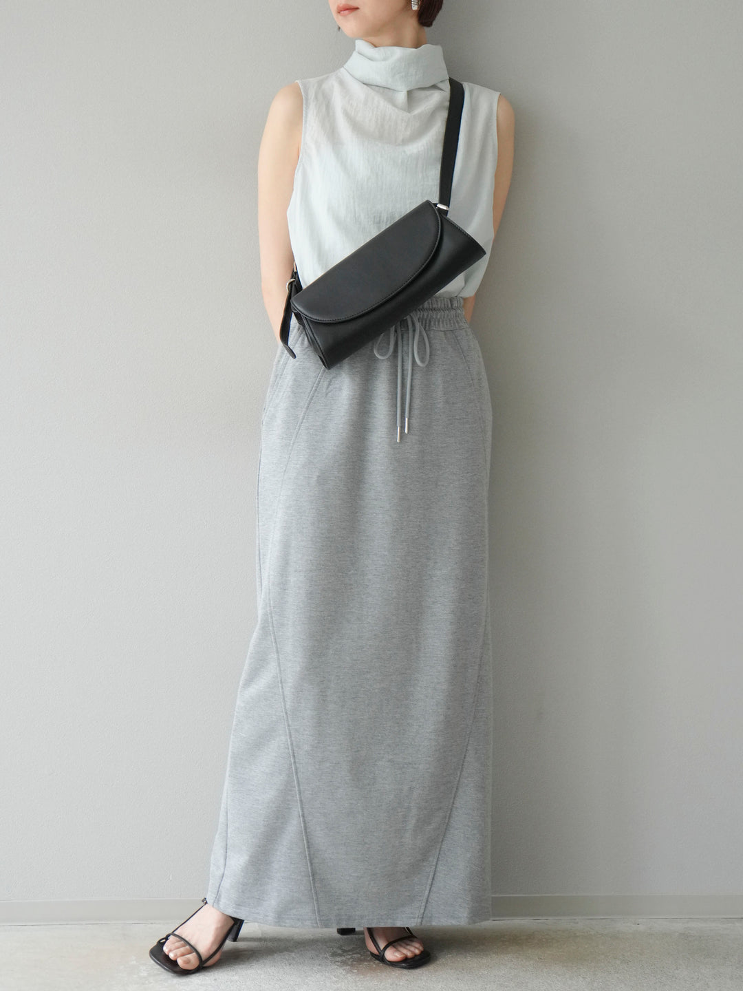 [SET] 後繫帶無袖上衣 + 運動長裙 (2set)