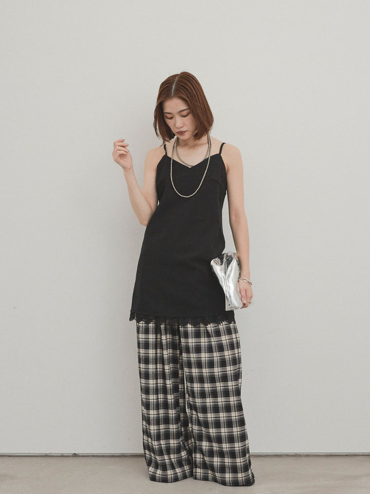 [SET] 蕾絲下擺吊帶迷你洋裝 + 格紋寬褲 (2 件套)