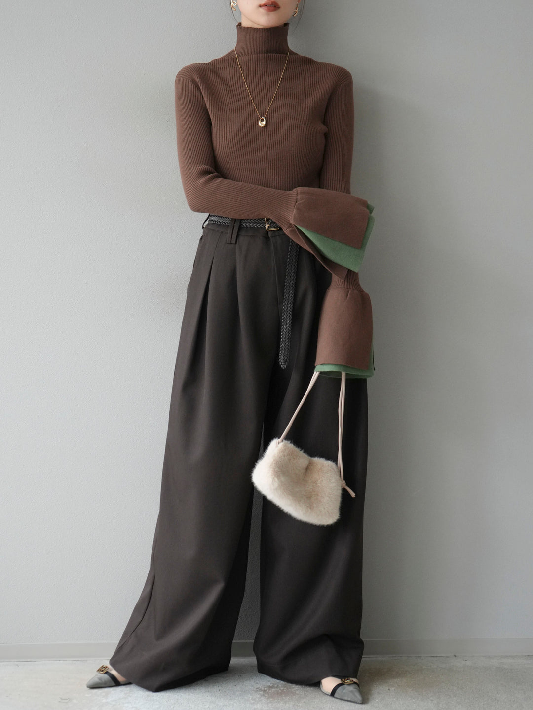 [SET] 疊層喇叭袖高領針織上衣 + 雙褶寬褲 (2 套)