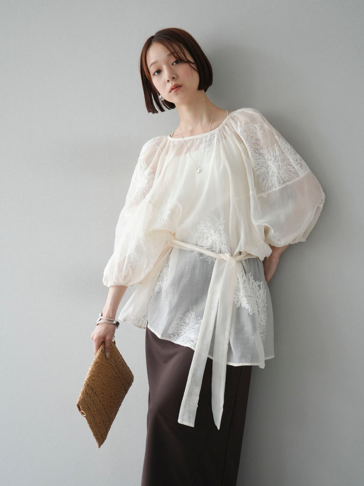[予約]刺繍シアーバルーンスリーブブラウス/アイボリー
