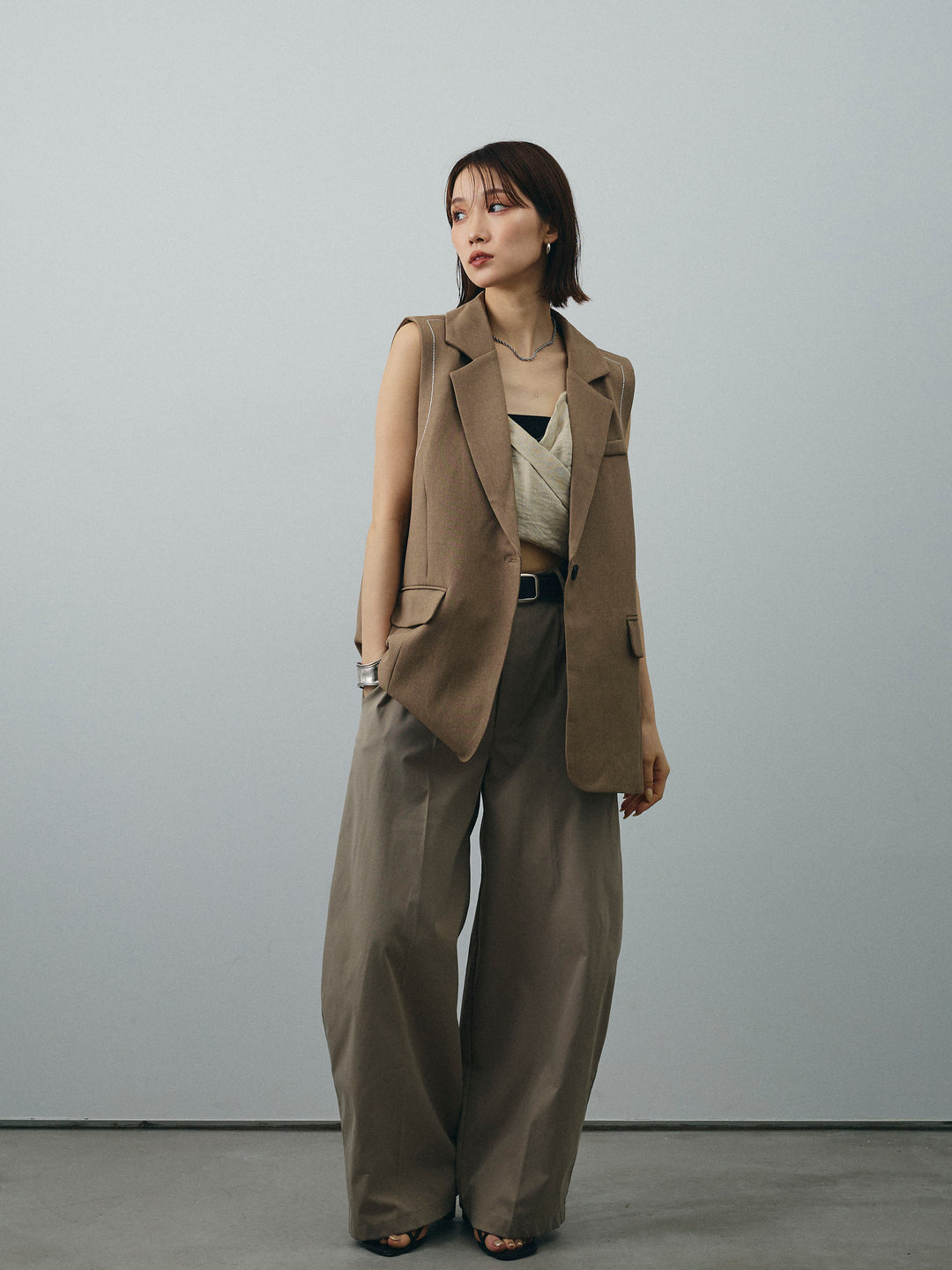 [SET]ステッチデザインベスト+リネンライクカシュクールデザインビスチェ+コクーンワイドチノパンツ(3set)