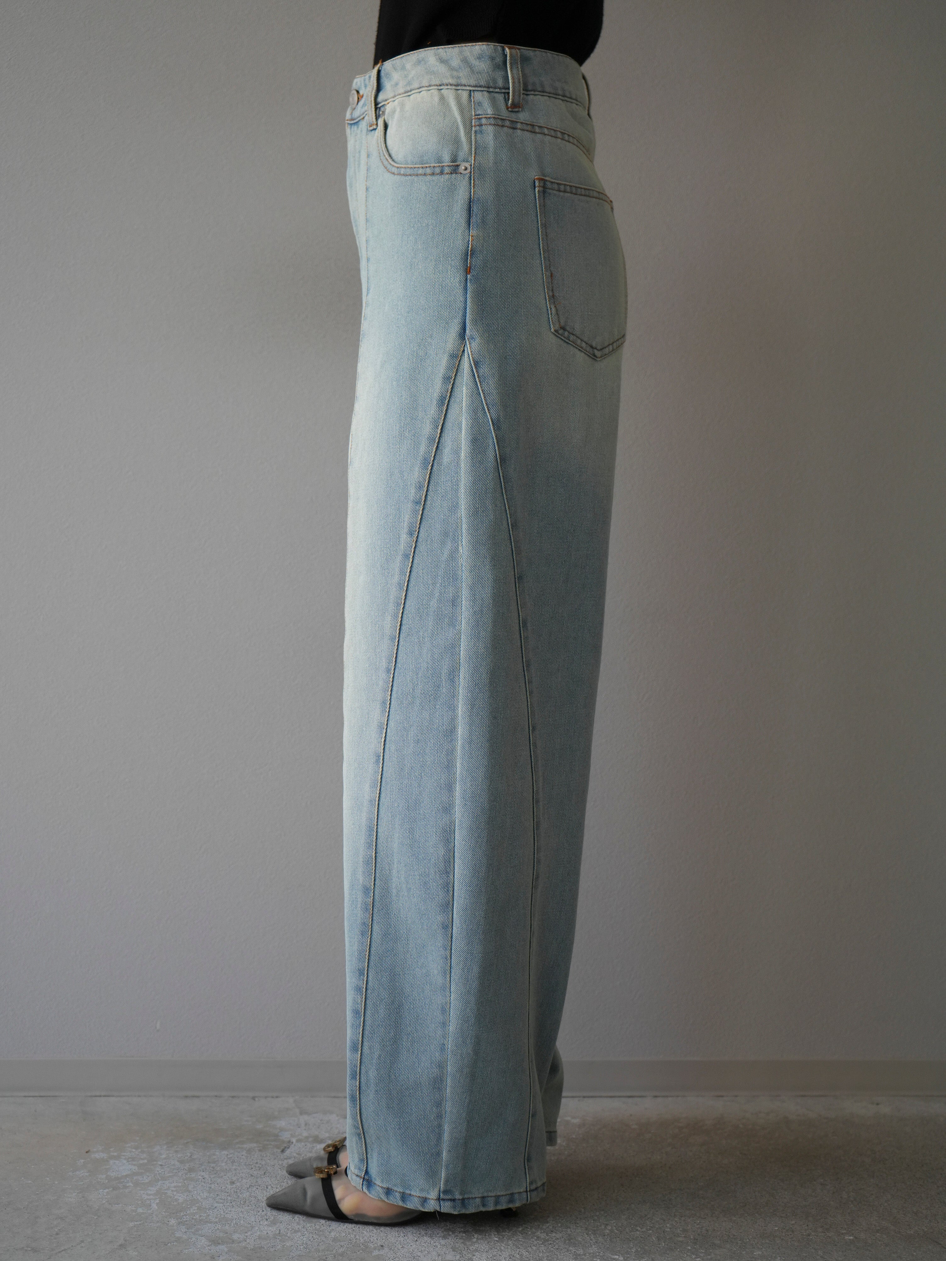 予約]切替デザインカーブデニム/ブリーチ – Lumier