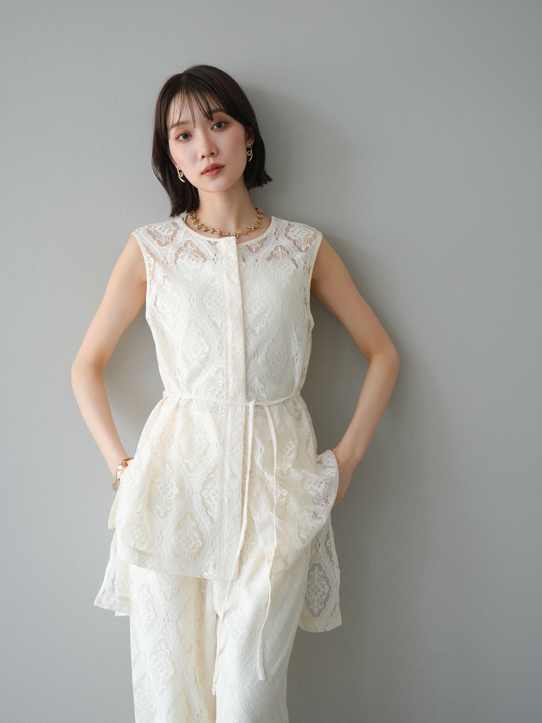 [予約]サテンパイピングレースノースリーブトップス/アイボリー