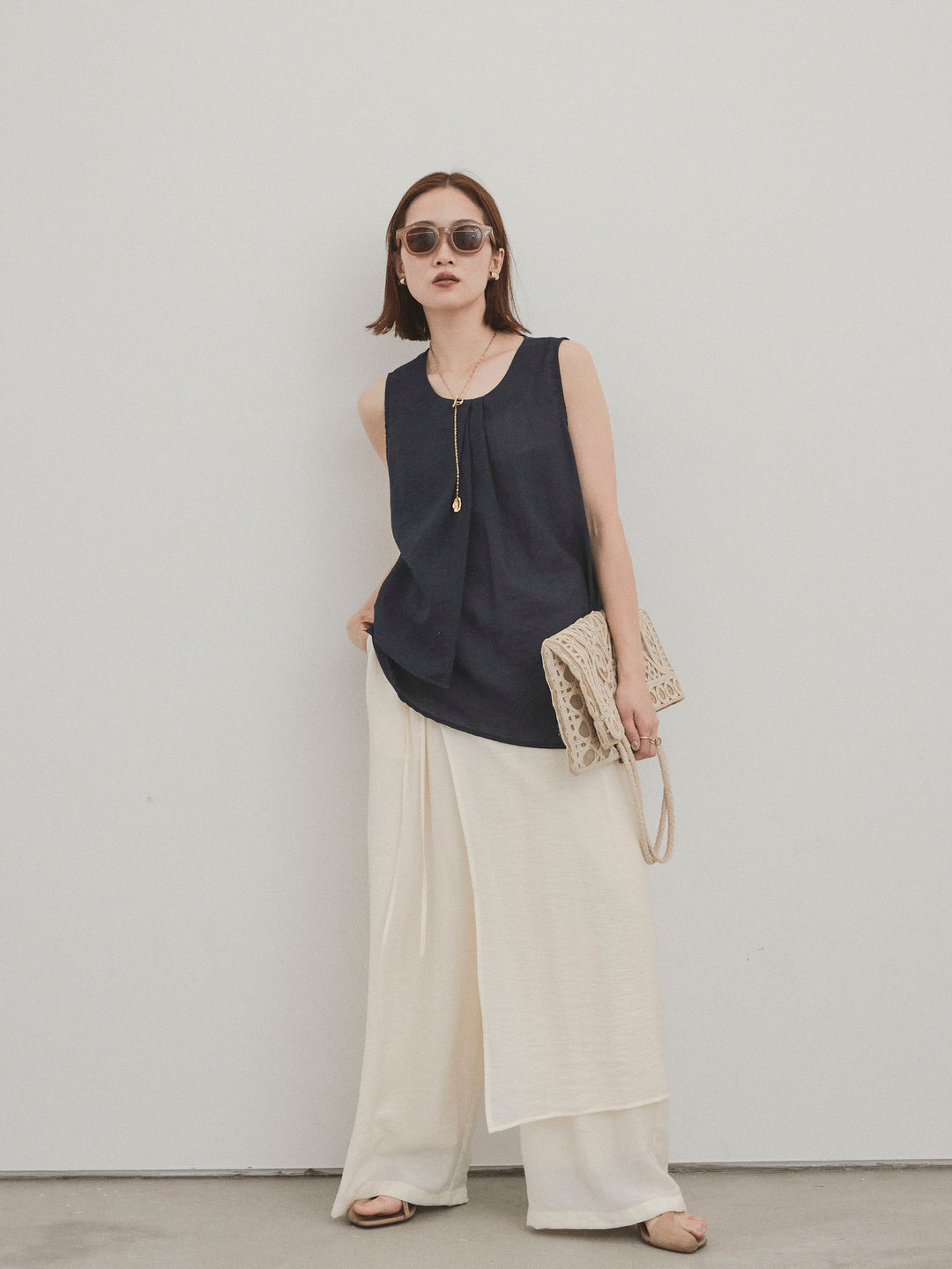 [SET]シアータックアシンメトリーブラウス+ワッシャーサテンレイヤードスカートパンツ(2set)