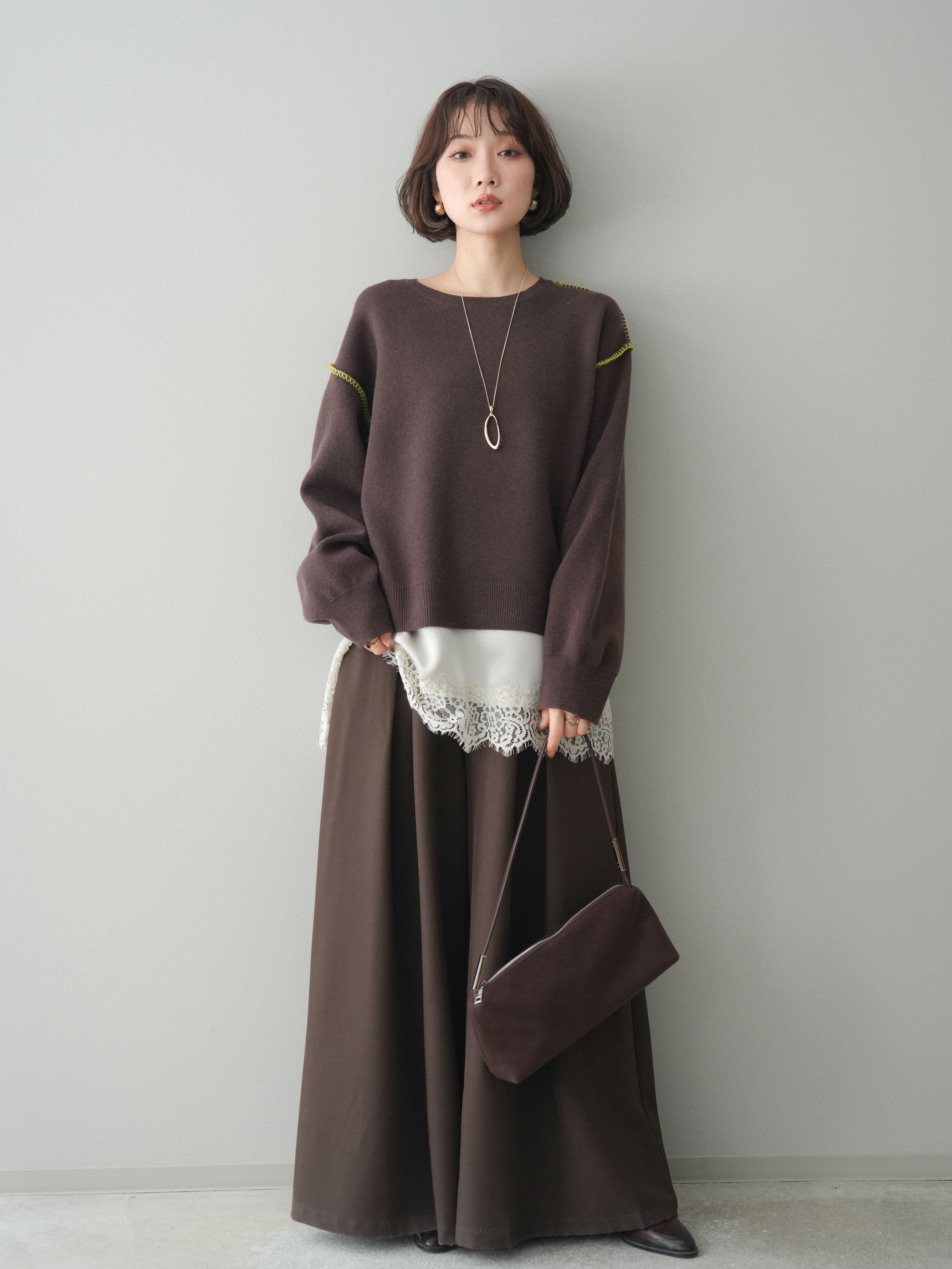 予約]バックロゴ刺繍配色ステッチニットプルオーバー/brown – Lumier