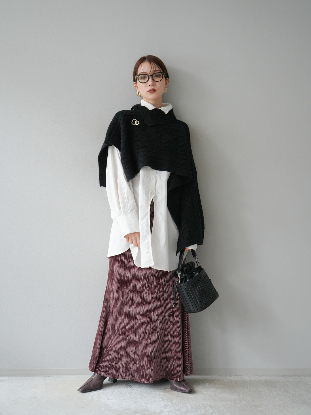 [予約]ケーブル編みニットケープ/ブラック