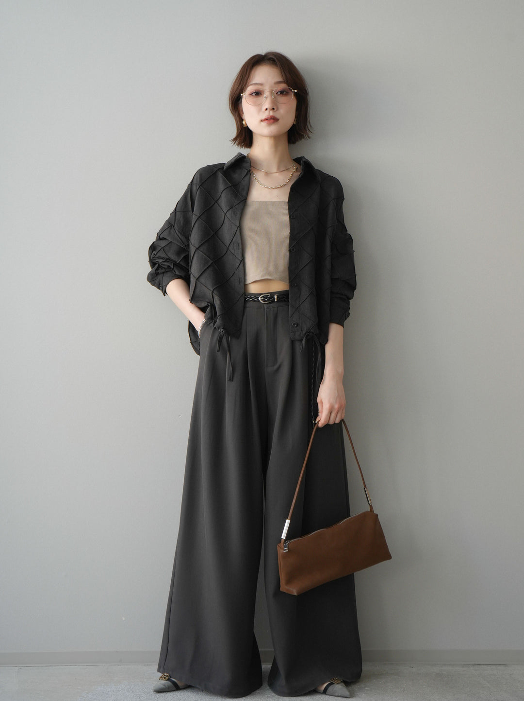 [SET]パイピングクロスデザインブラウス+編み込みベルト付タックワイドパンツ(2set)