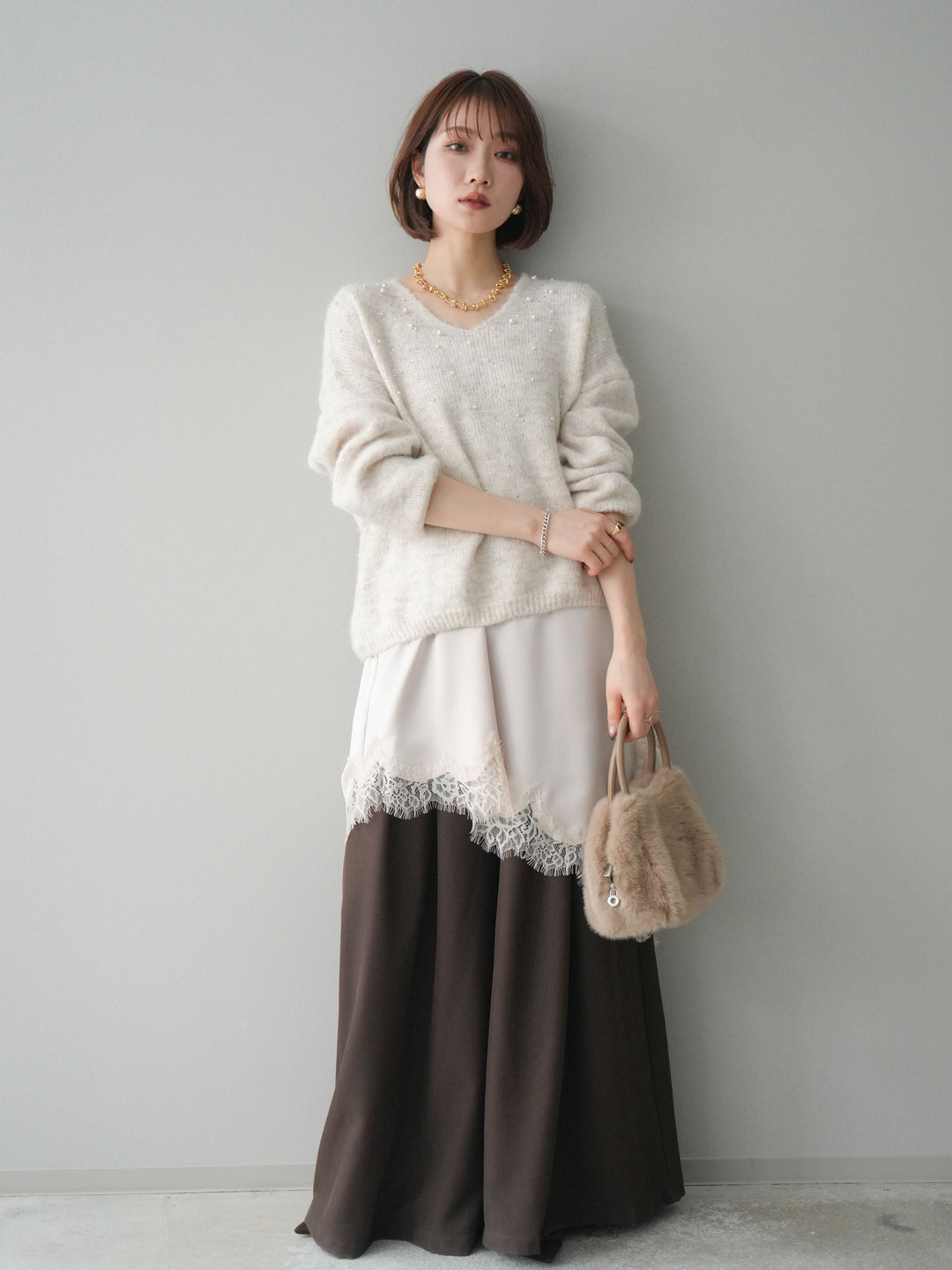 [SET]パール×ビジューVネックニットプルオーバー+アシンメトリーサテンレースキャミソール+テープベルトタックバギーパンツ(3set)