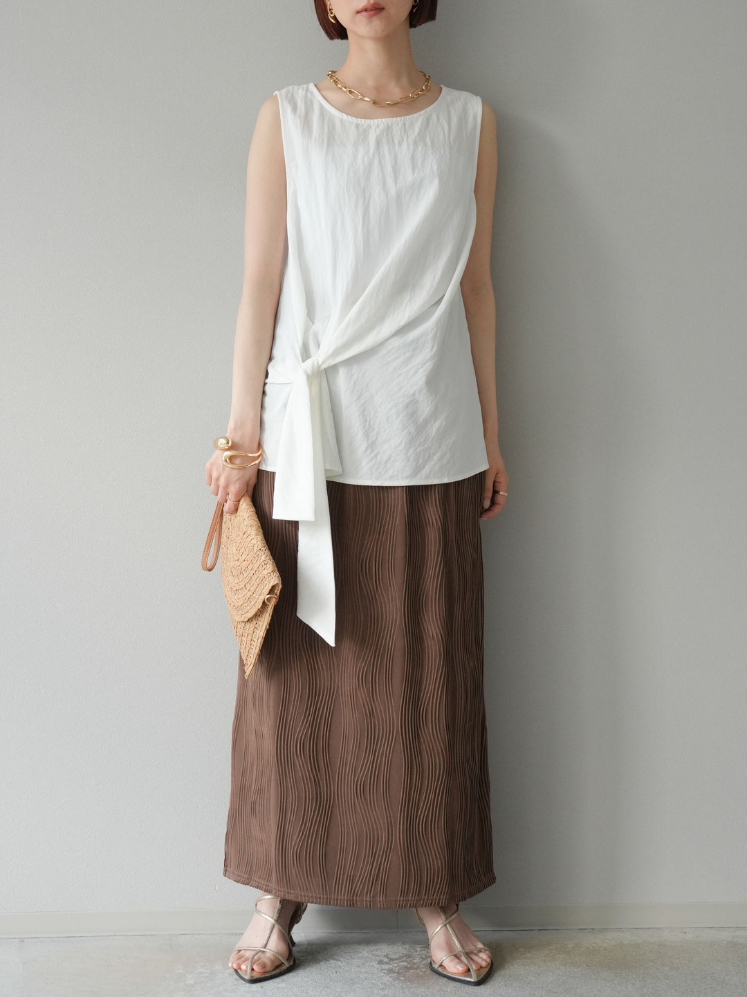[SET] 前裹式無袖上衣+波浪滾邊緊身裙（2套）
