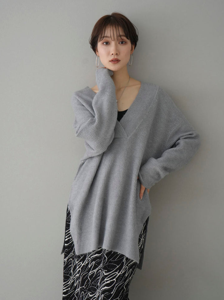 [Pre-order] Deep V-neck side slit knit pullover/gray