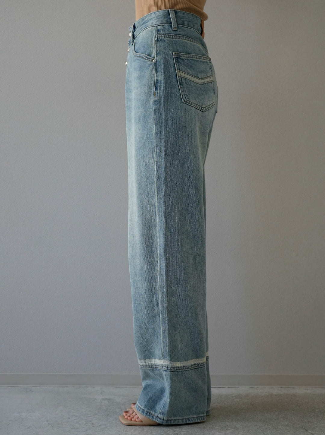 [Pre-order] Design Stitch Wide Denim/Light Blue