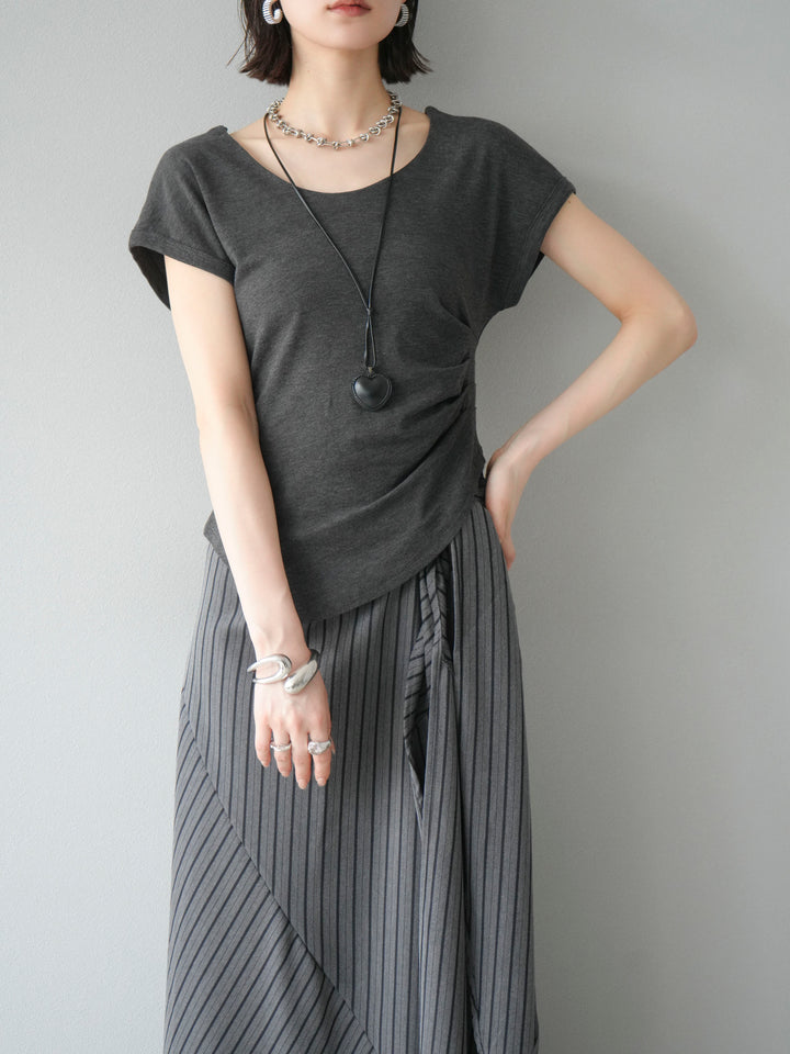 [予約]タックTシャツ＆レザーハートネックレスSET /チャコール