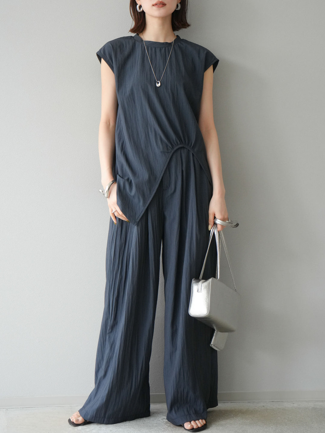 [SET] 不對稱套頭衫＆寬褲 SET UP（2套）