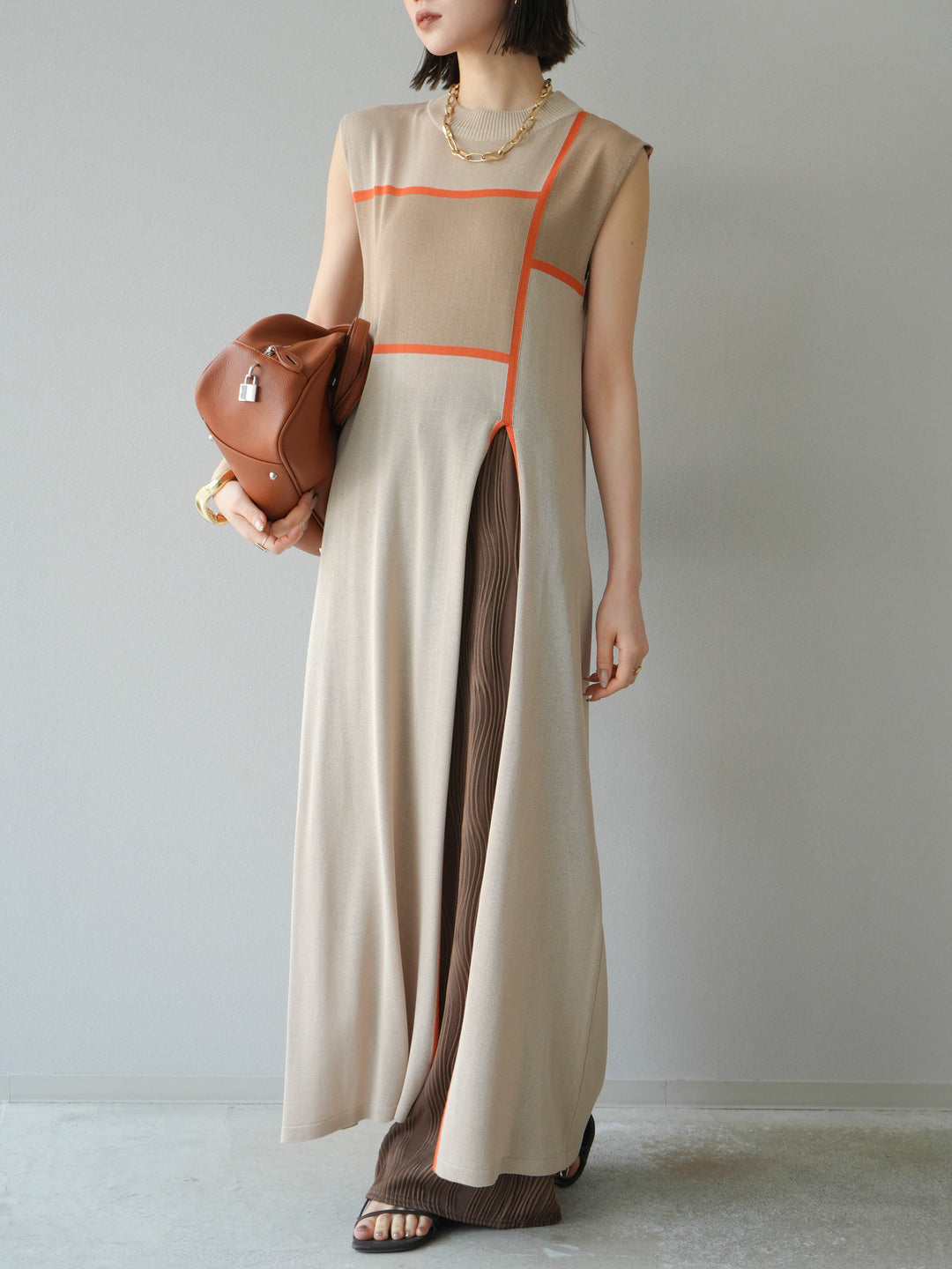 [SET] 配色開衩針織洋裝 + 波浪滾邊休閒褲 (2件套)