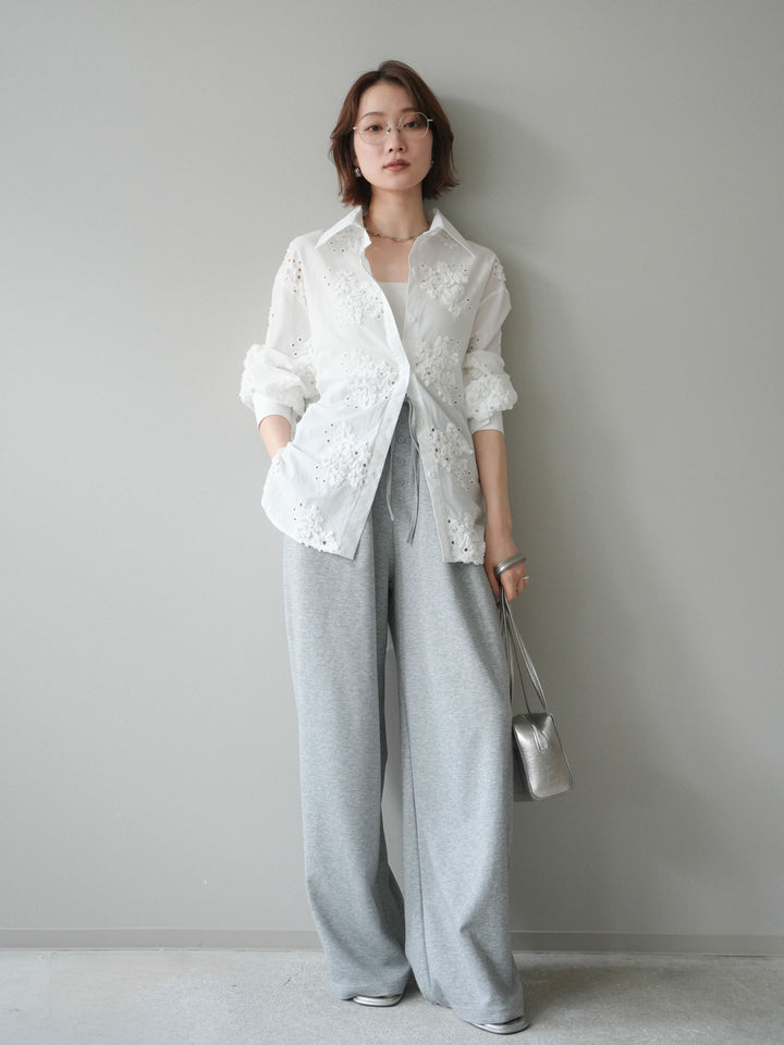[予約]バックリボンフラワーエンブロイダリーシャツ/white