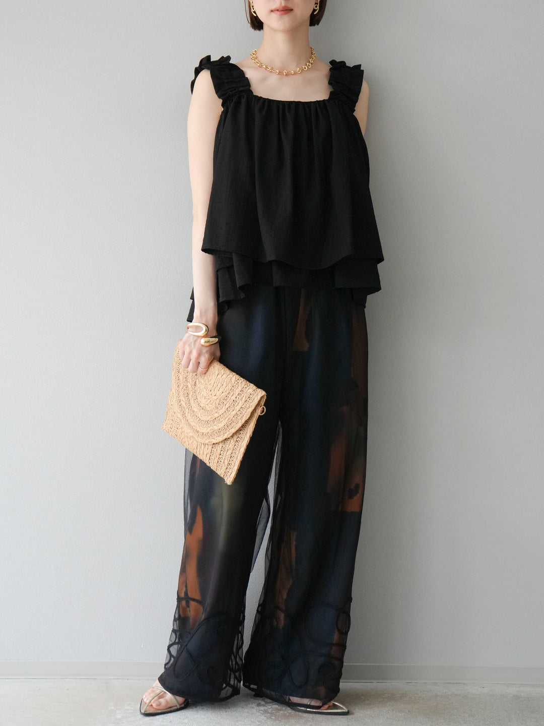 [SET] 縮肩喇叭背心 + 水彩藝術休閒褲 + 繩繡薄紗疊穿褲 (3 件套)