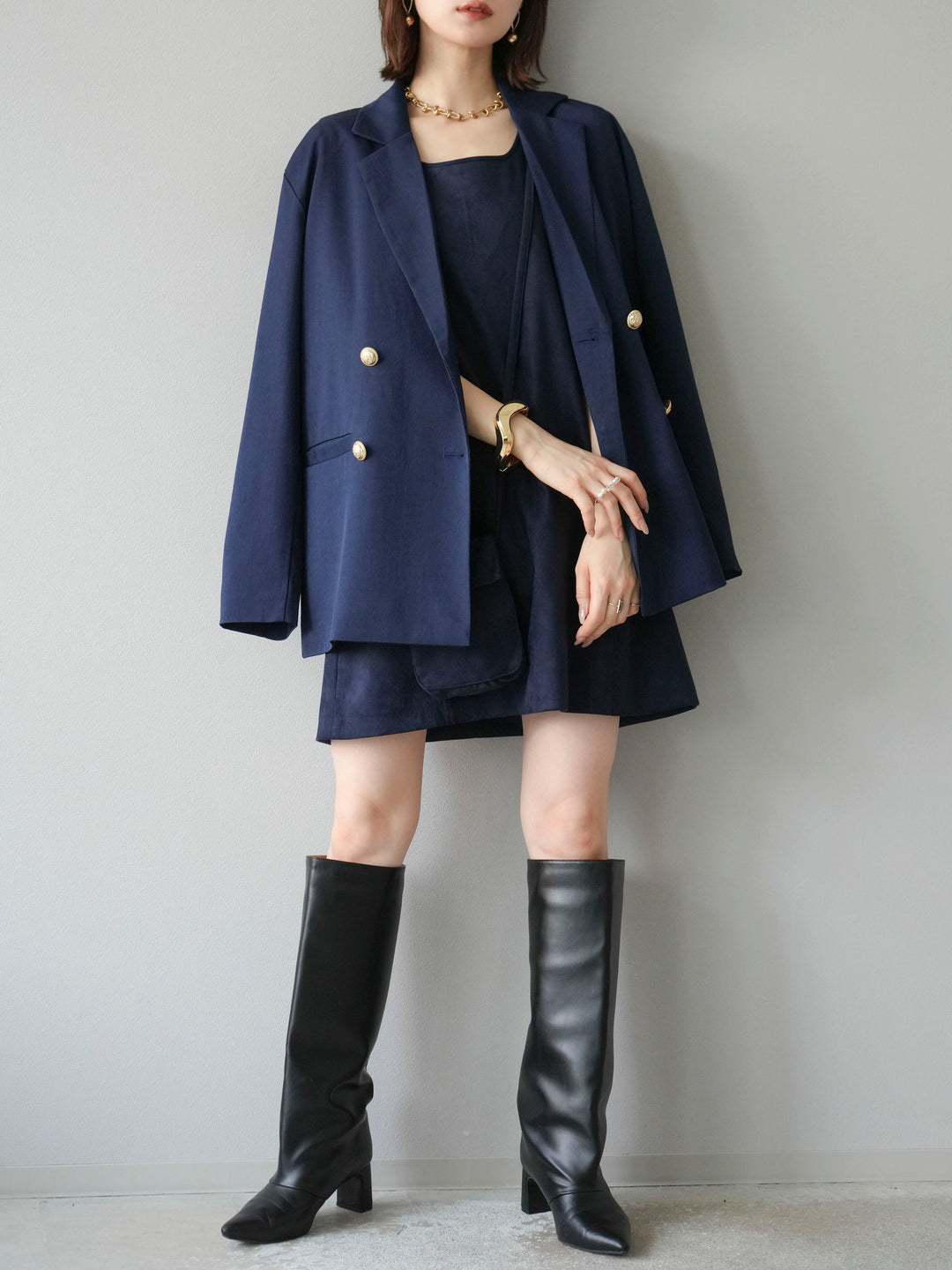 [SET]ゴールドボタンツイルダブルテーラードジャケット+ショルダーポーチ付スウェードミニワンピース(2set)