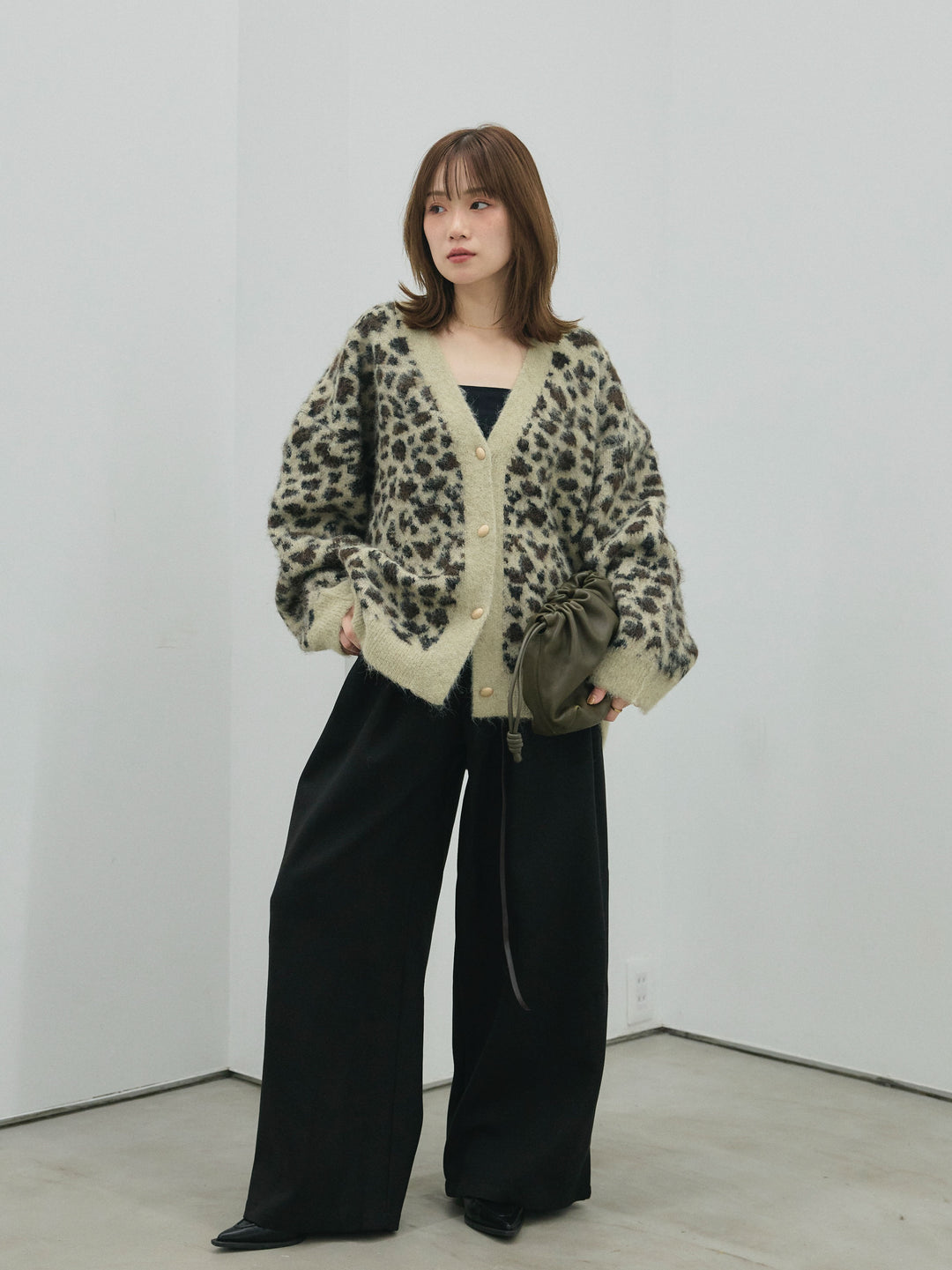 【Allure】[SET]レオパードシャギーニットカーディガン+コーデュロイタックワイドパンツ(2set)