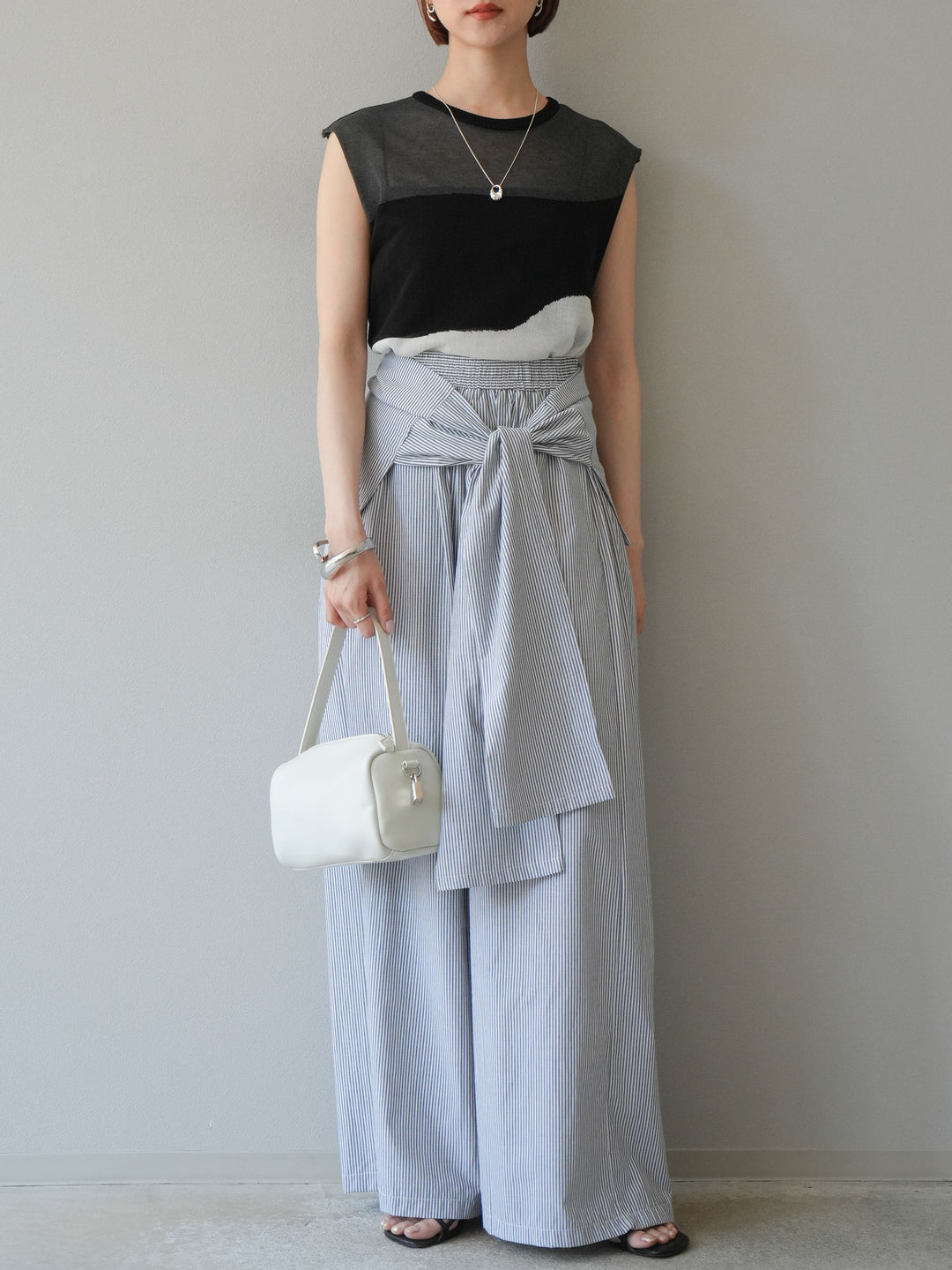 [SET] 雙色透視針織無袖上衣 + 條紋束腰休閒褲 (2set)
