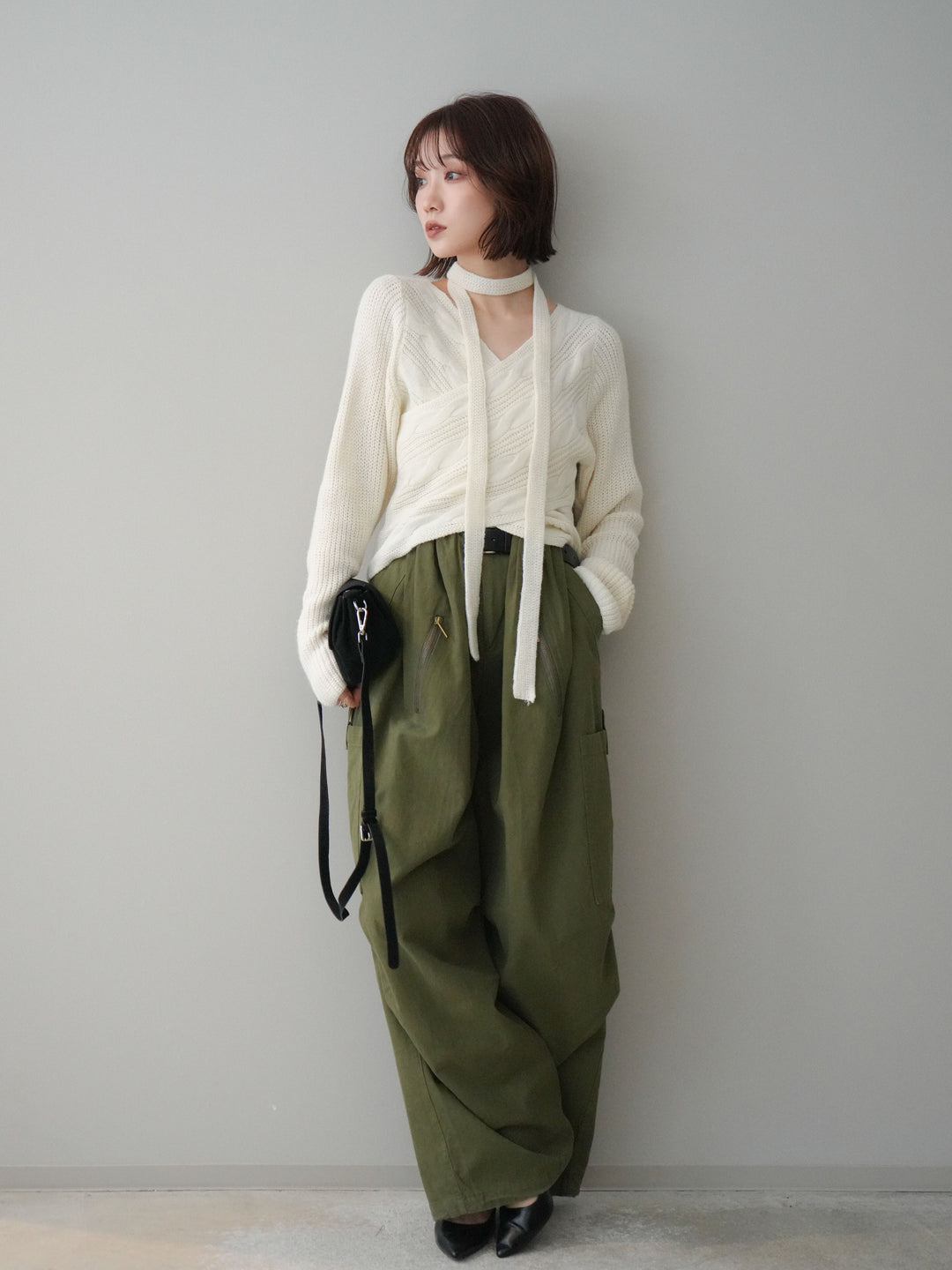 [予約]ケーブル編みクロスニットトップス/white