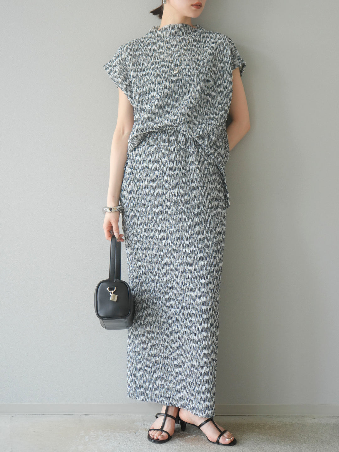 [予約]マルチカラーランダムプリーツタイトスカート/ブラック