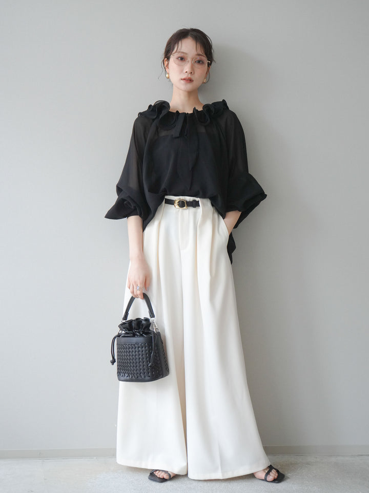 [予約]ラッフルネックシアーブラウス/black