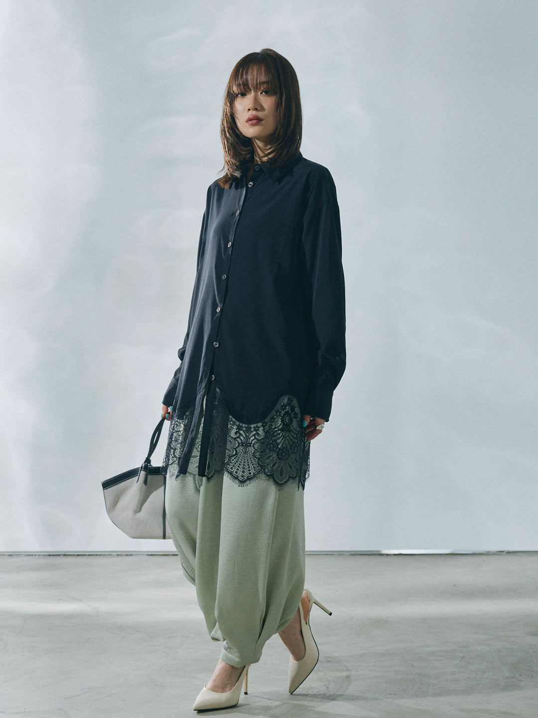 【Allure】[SET]裾レースポプリンシャツ+ワッシャーサテンタックジョガーパンツ(2set)