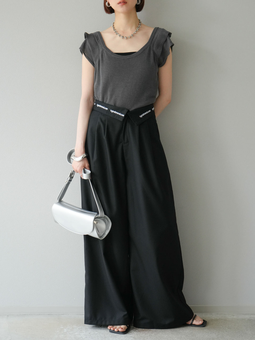 [予約]ウエスト折り返しロゴタックワイドパンツ/ブラック