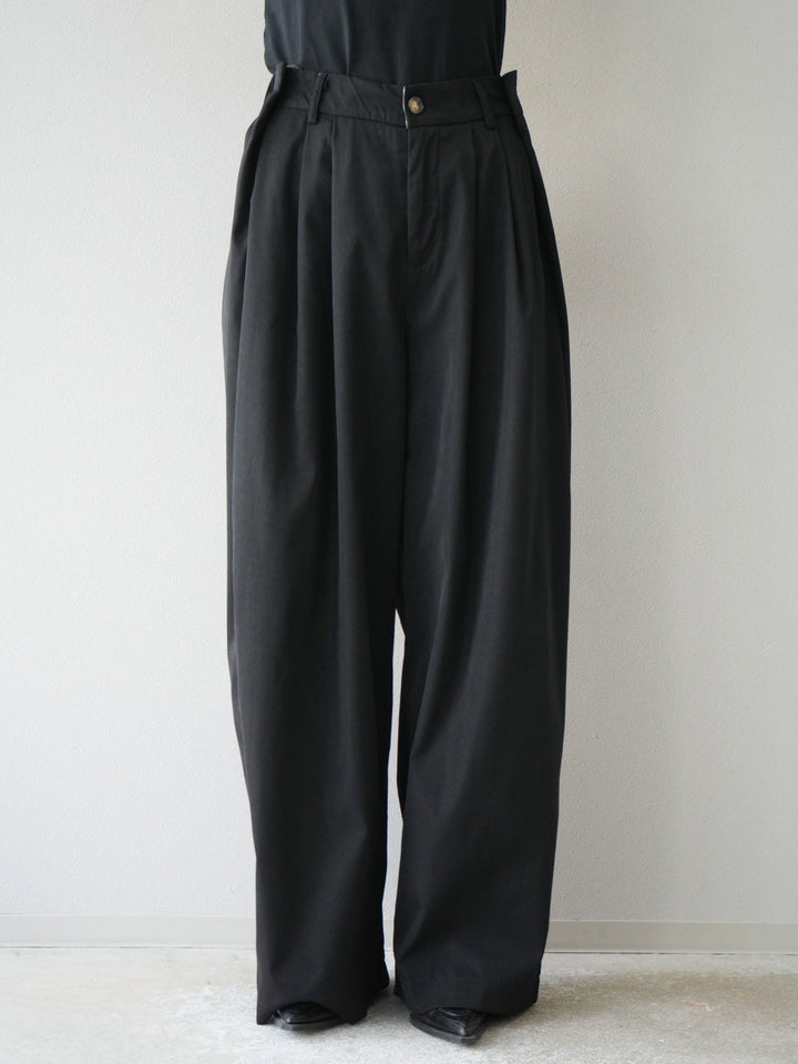 [予約]タックデザインワイドパンツ/ブラック