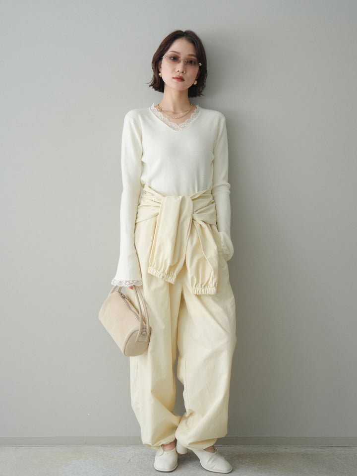 [予約]レースドッキングVネックニットトップス/white