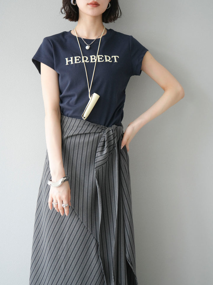 [予約]刺繍ロゴTシャツ＆レザーポーチネックレスSET /ネイビー