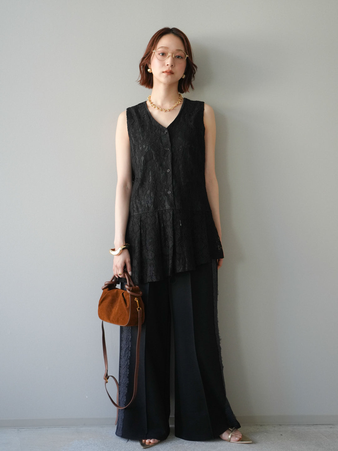 [予約]アシンメトリーレースプリーツベスト/black