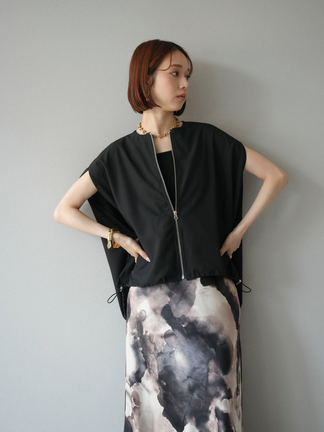 [予約]スリーブレスドロストZIPブルゾン/ブラック